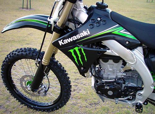 
 The 2009 Kawasaki KXF 450 F 
 Sporting the new FSR look 
